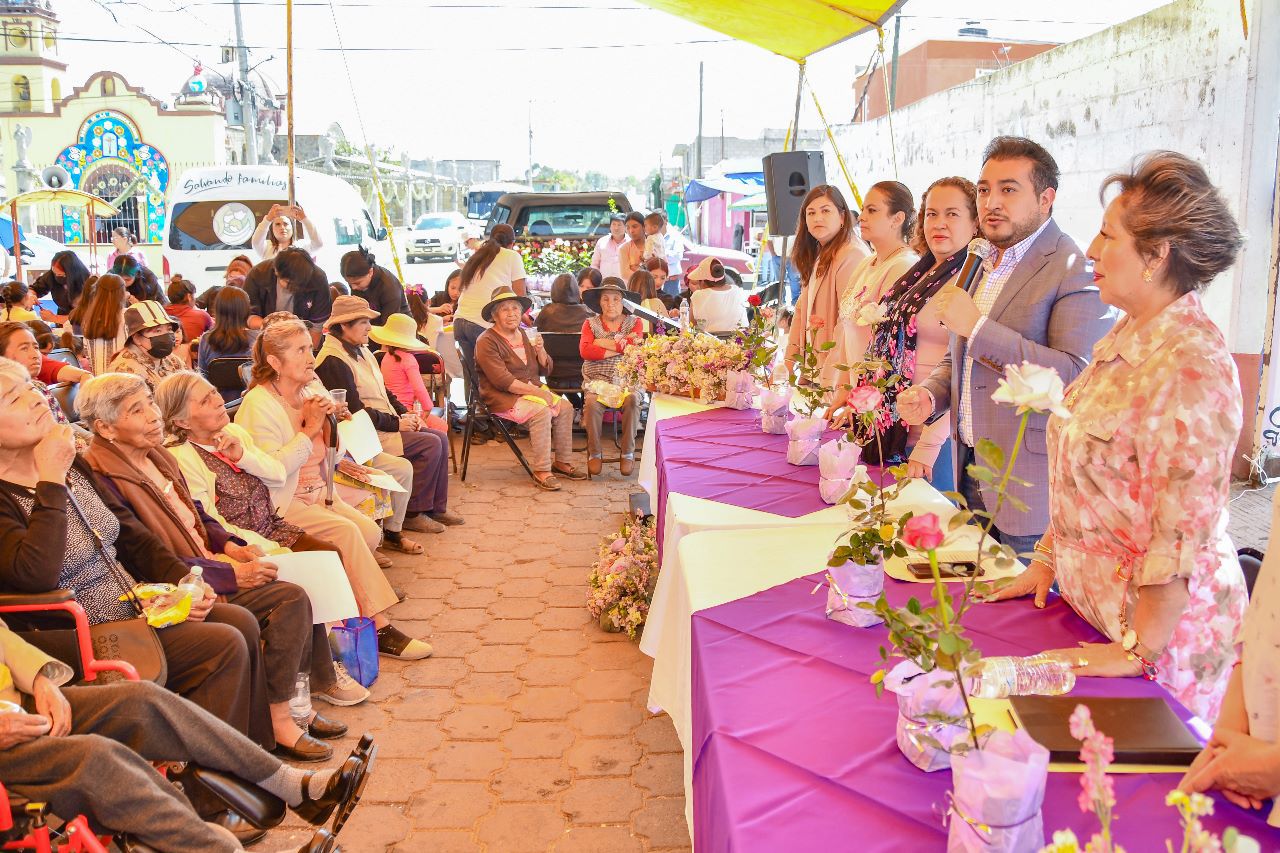 Vamos a seguir trabajando por el bienestar de las mujeres huamantlecas: Salvador Santos Cedillo